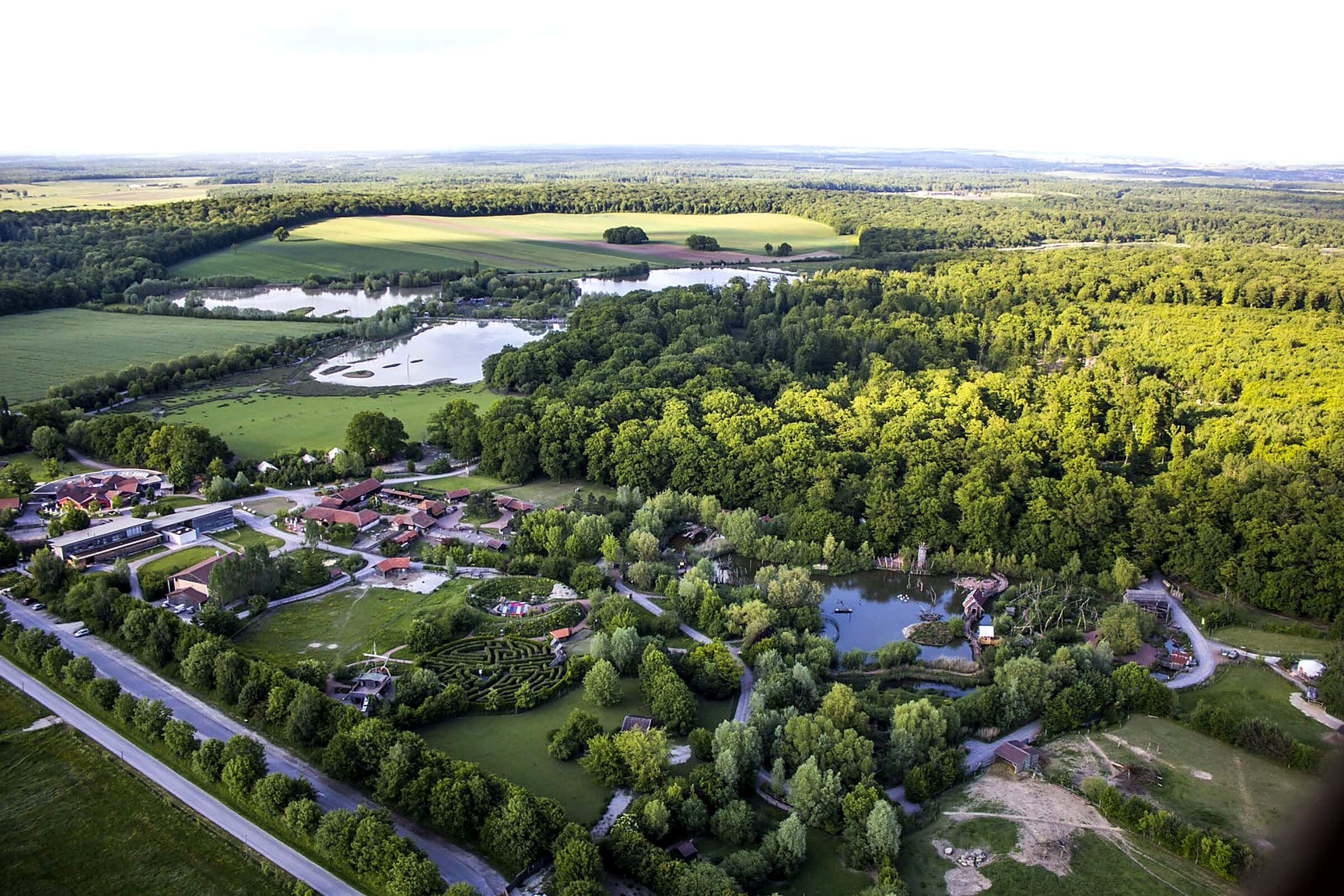 Le parc vu du ciel, entre étangs et forêts (Parc animalier de Sainte-Croix)